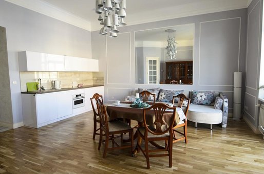 Deluxe apartment in the Apart-hotel "Town Hall" in Lviv. Discount