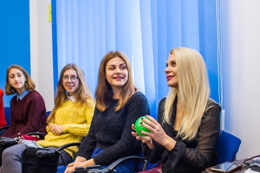 Курсы английского языка в школе английского языка «EZ» в Виннице. Записаться со скидкой