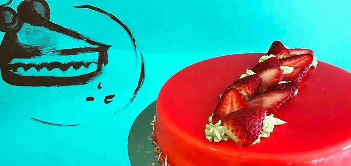 Десерти в кафе «posEATive». Забронювати столик зі знижкою.