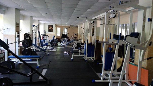 Gym of the sports club «Athlete» in the Dnieper. Buy a subscription at a discount.