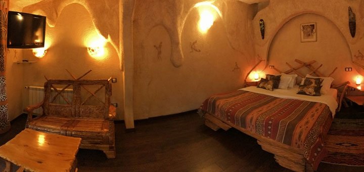 Номер в готелі «Мисливський двір». забронювати номер в готелі зі знижкою. Готелі в Києві за низькою ціною.