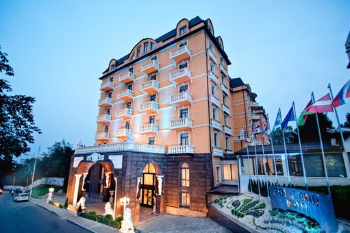 Royal Grand Hotel у Трускавці. Відпочивайте по акції 4