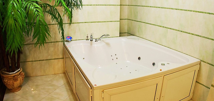 Hotel "Camelot" on Lukyanovka. Book a room with a discount. Discount hotels in Kiev.
