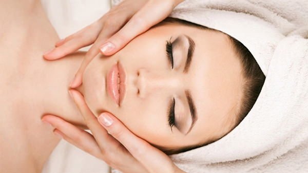 Масаж обличчя у салоні «CalendulaBeautyRoom» у Броварах. Записуйтесь до косметолога з акції.