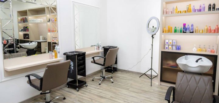 Complex hair coloring in the beauty salon &quot;mayakovskiy&quot; in odessa. do it with a discount.