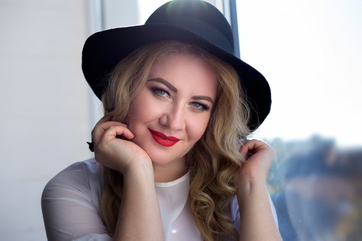 Natalia Kuznetsova is a professional make-up artist at the Nstudio studio. Sign up for a discount