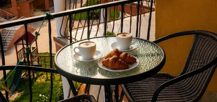 Book a room at the Parus Hotel Complex with a discount.