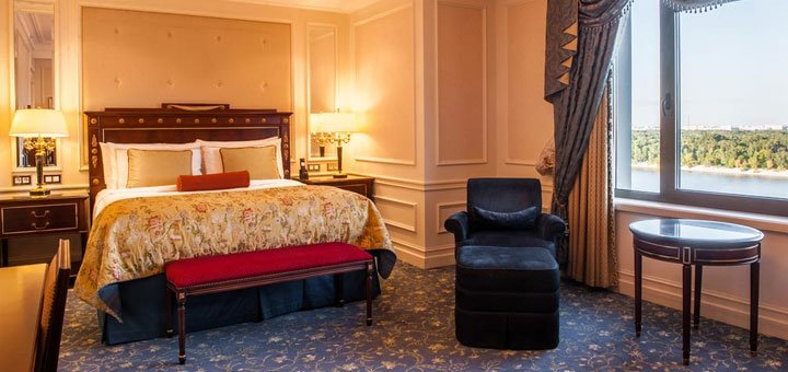 Номер в отеле «Fairmont Grand Hotel» в Киеве. Забронировать номер со скидкой. Отели в центре Киева.