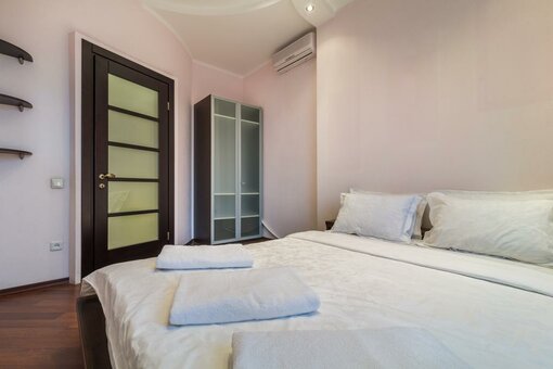 Низькі ціни апартаменти «lux near most city with panoramic windows»