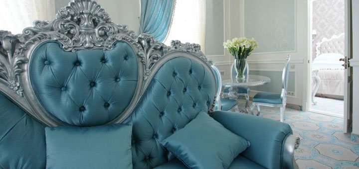Номер в готелі «Royal Grand Hotel» в Києві. Забронювати номер зі знижкою. Недорогий готель в центрі Києва.