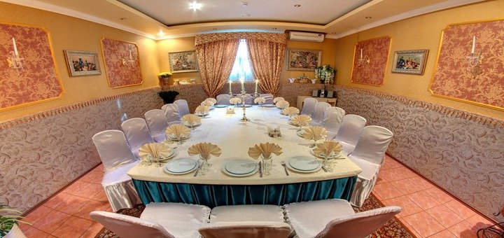 Restaurant-varenichnaya &quot;otamansha&quot;. visit for the promotion