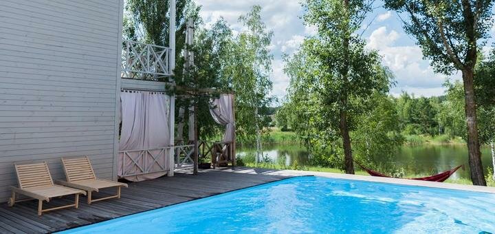 Бассейн в отельном комплексе «Relax Villa Poduzska» под Киевом с бассейном