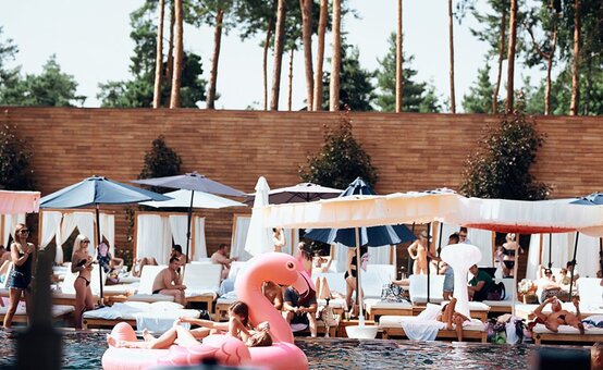 Ресторан Queen Country Club в Козине 3
