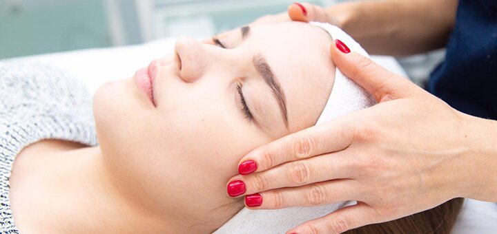 Up to 3 sessions of laser carbon facial peeling at the Face&Body center