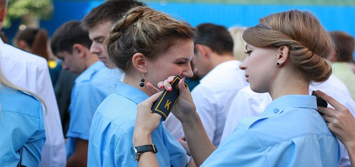 Посвящение в студенты в «Университете таможенного дела и финансов»