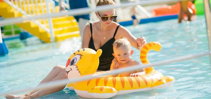 Водні розваги в аквапарку «Happy Day» в Дніпрі. Купуйте квитки зі знижкою.