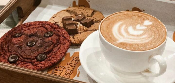 Discount on coffee and desserts at milk and cookies