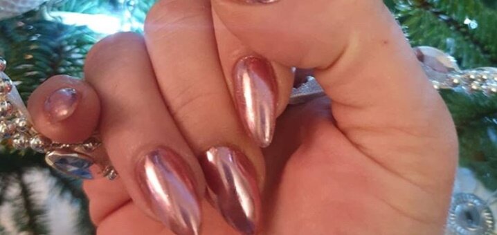 Manicure znizhkoyu from platinum beauty center lviv