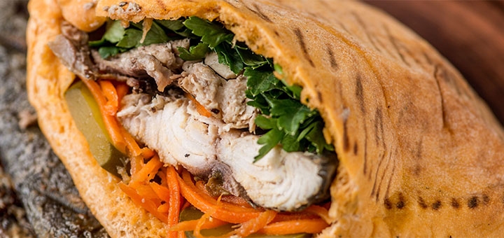 Takeaway dishes at the Pechkin grill bar in Zaporozhye. With discount.