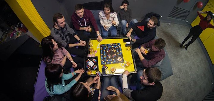 Игры виртуальной реальности от компании VR HUB в Киеве. Бронируйте место по скидке.
