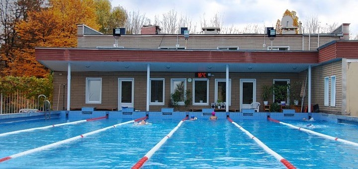 Бассейн в спорткомплексе ДСК-3 в Киеве. Покупайте абонементы на плавание по акции.