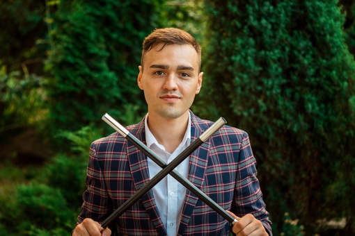 Фокусник і ілюзіоніст Микола Усіченко в Києві. З Скикда.