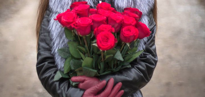 Доставка еквадорських троянд «FlorumFlos» у Вінниці. Замовляйте живі троянди за знижкою.
