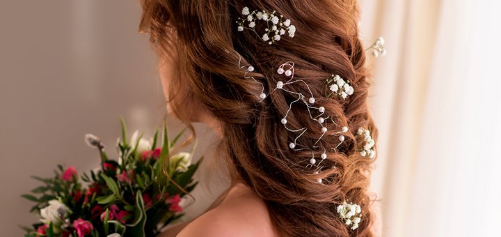 Свадебные прически в студии Beauty Екатерины Чибиневой в Кривом Роге. Записывайтесь к парикмахеру-стилисту по скидке.