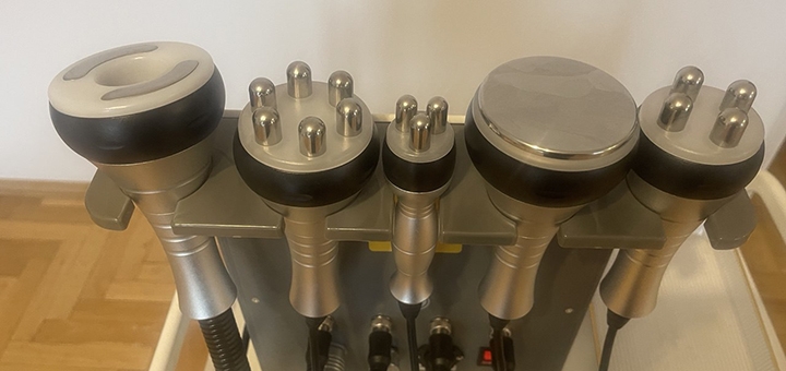 Жіночий масажний кабінет силует. Відвідуйте по акції 7