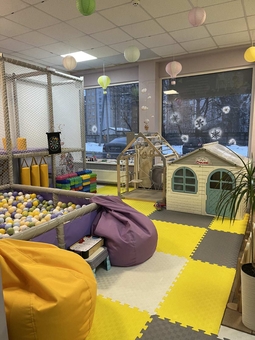 Playroom There are children. Visit for a special offer of 2.