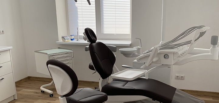 Стоматологическая клиника Holosko Dental Center. Посещайте по акции 4