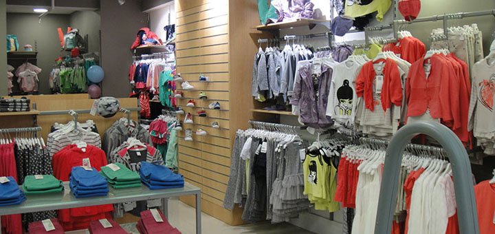 Discounts on clothes in children&#39;s stores &quot;coccodrillo&quot;