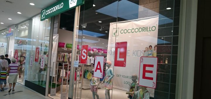 Promotion on clothes in CoccoDrillo stores