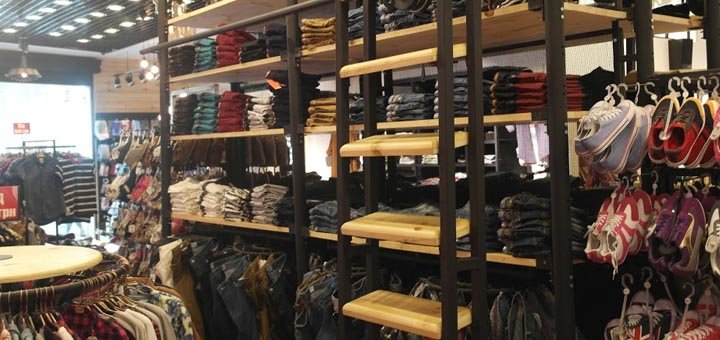 Discounts on all clothes in ravin jeans stores