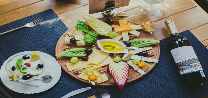 American and European cuisine in the bar «Bar BQ» Odessa. Book a table for the promotion.