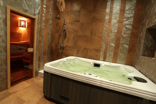 Hydromassage in the bath complex «Aroma Sauna» in Kiev. Use the sauna at a discount.