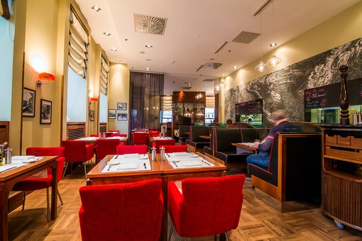 Ресторан «Mille Miglia Ristorante & Enoteca». Фото интерьера
