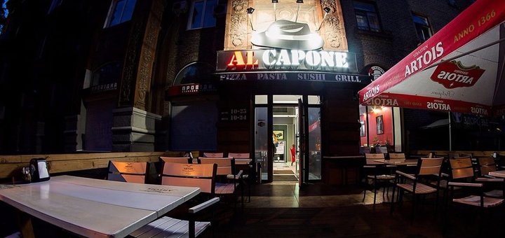 Discount on coffee and tea at al capone restaurant