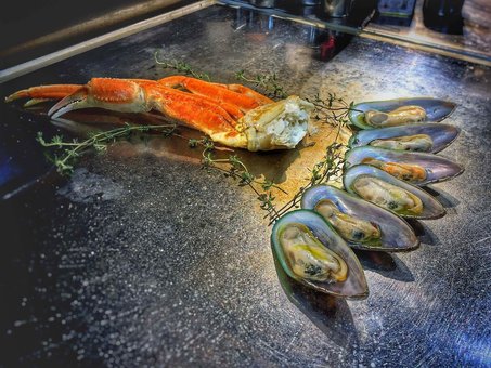 Fish shop-restaurant &quot;flagman&quot;. discounts on dishes