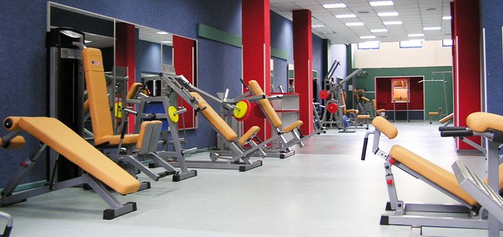 занятия в бассейна в спорткомплексе планета спорт со скидкой