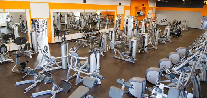 Силові тренування в фітнес-клубі everyday fitness