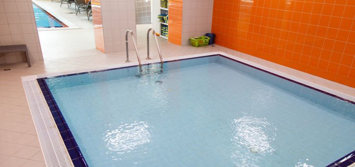Басейн для немовлят в фітнес-клубі EveryDay fitness