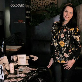 Косметолог Ирина косметологической студии «DIA BEAUTY STUDIO» в Киеве. Записывайтесь на чистку лица по акции.