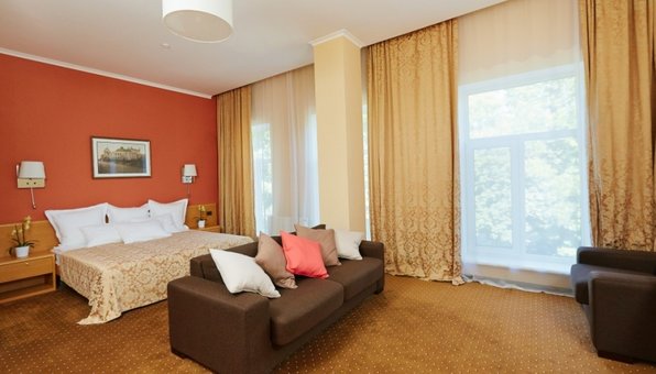 Discounts for holidays in the hotel "Alexandrovskiy" 23