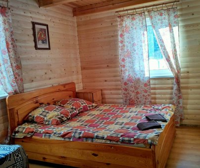 Double rooms in cottages «Bagonchik Tract» in Vorokhta. Book for the promotion.