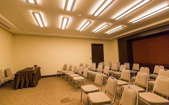 Конференц-зал в отеле «Premier Palace Hotel Kharkiv» во Львове. Забронировать номер недорого